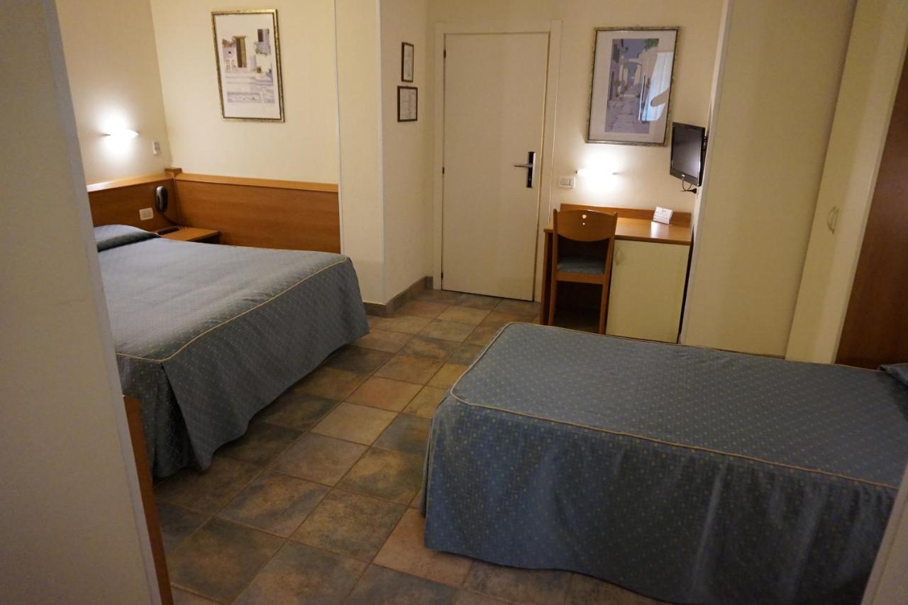 Hotel Angela Fano Dış mekan fotoğraf